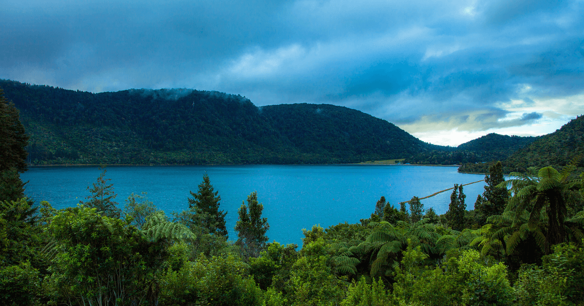 Beautiful photo of Lake Tikitapu on an overcast day.
