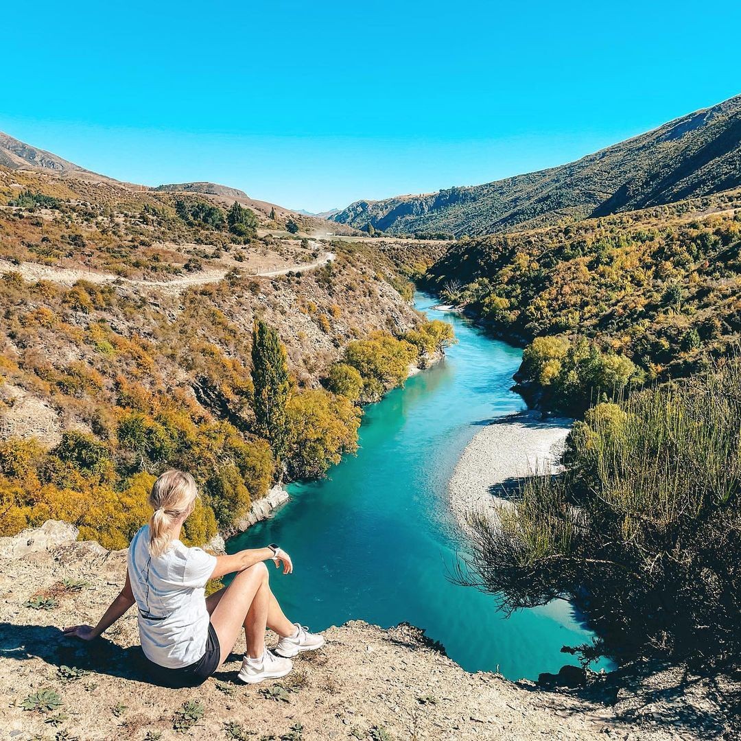 A scenic outlook over the Kawarau river in the Gibbston Valley, Queenstown.