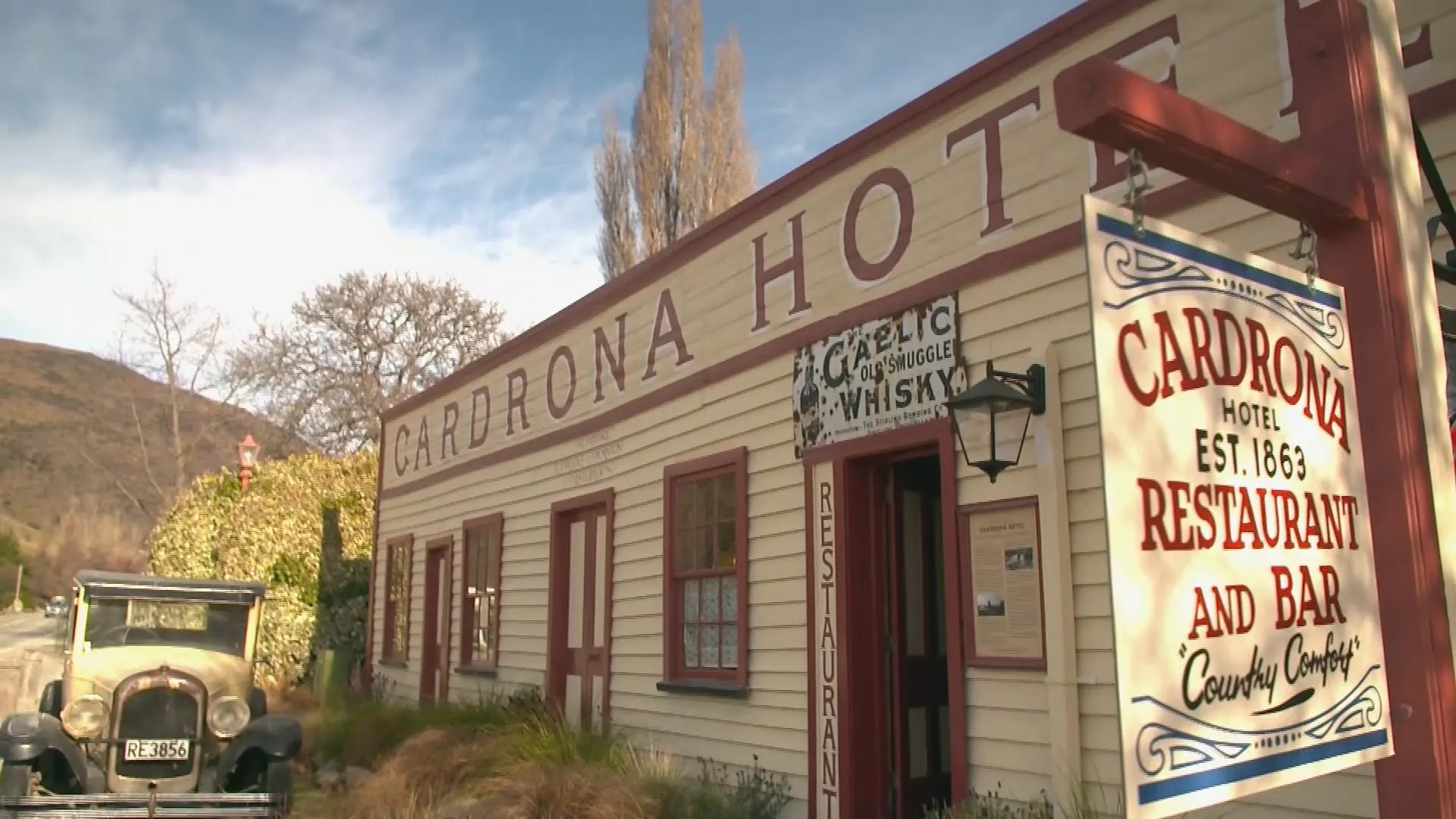 Hotel and restaurant in an 1860s building.